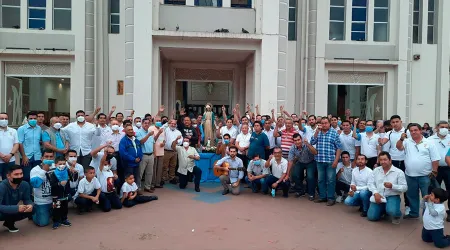 Miles de hombres rezaron el Rosario en Colombia, Ecuador y Bolivia
