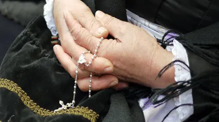 Madres impulsan el rezo del Santo Rosario en país de mayoría musulmana