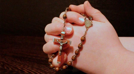 Promueven rezo del Rosario y Adoraciu00f3n Eucaru00edstica para frenar ataques a la familia