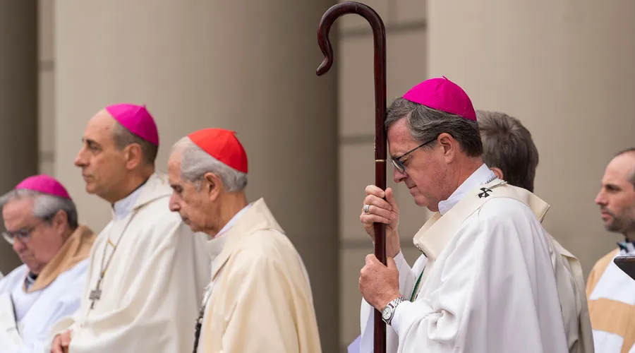 Una multitud recibe en Buenos Aires a su nuevo Arzobispo