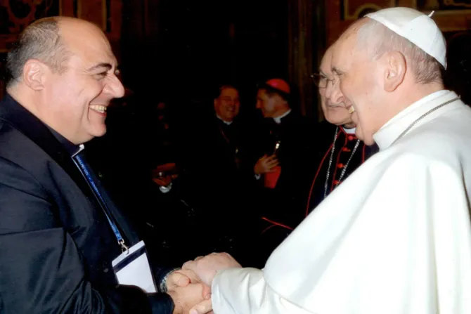 El P. Revello: Párroco, investigador pro vida, e hijo espiritual del Papa Francisco