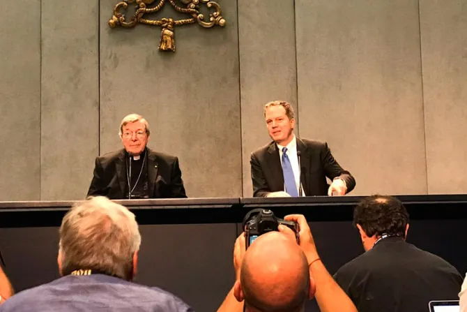 Cardenal Pell deja el Vaticano para defenderse de acusaciones de abusos a menores