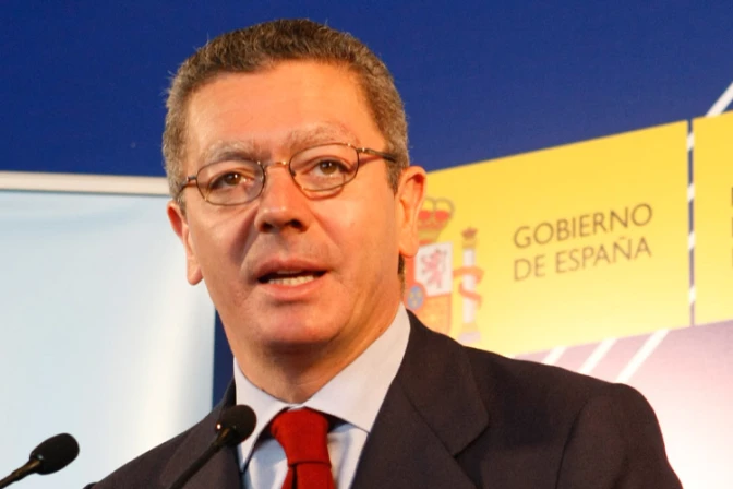 Gallardón: Retirada de reforma de ley del aborto da “asco”