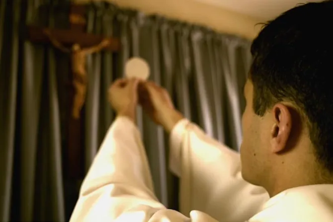 Estrenan videos testimoniales sobre la vocación al sacerdocio