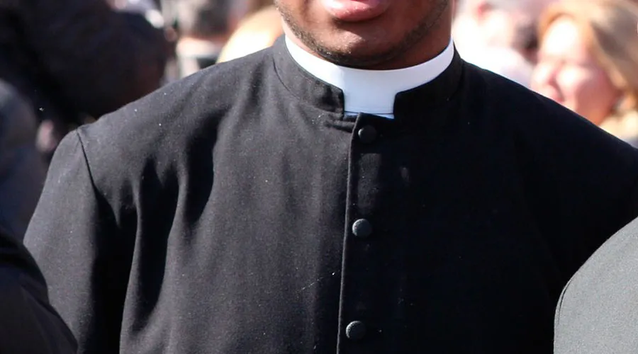 Secuestran y asesinan a sacerdote en Nigeria