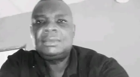 Piden oraciones por liberación de sacerdote secuestrado en Nigeria