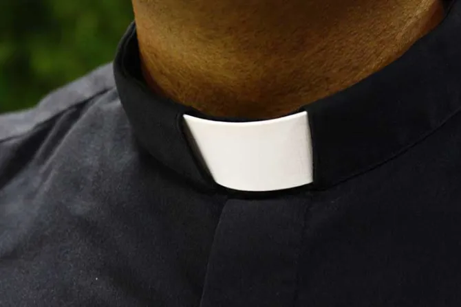 Suspenden a sacerdote denunciado por abuso en Argentina