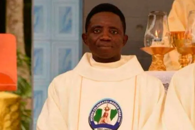 Asesinan a sacerdote tras celebrar Misa de Nochebuena