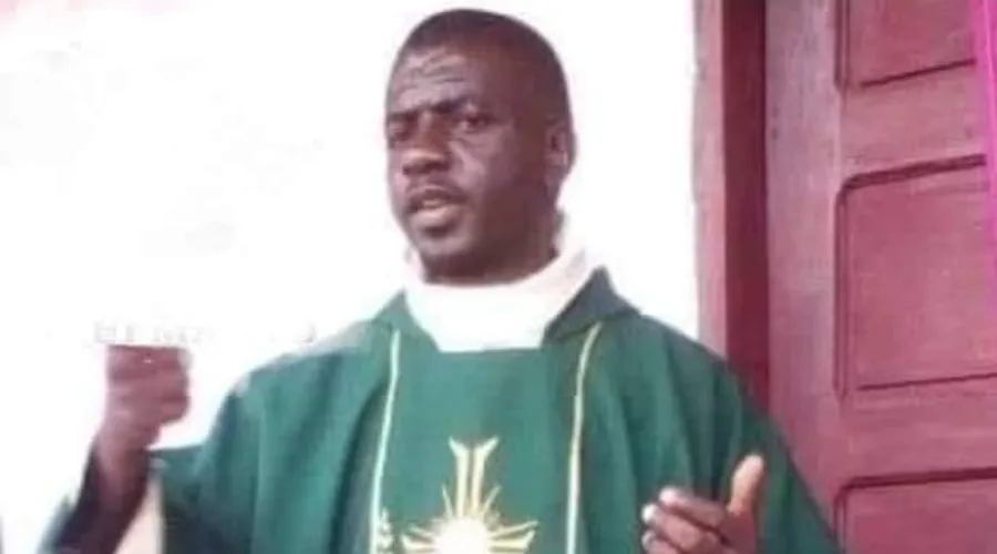 Camerún: Secuestran y asesinan a sacerdote tras hacerse pasar por católicos