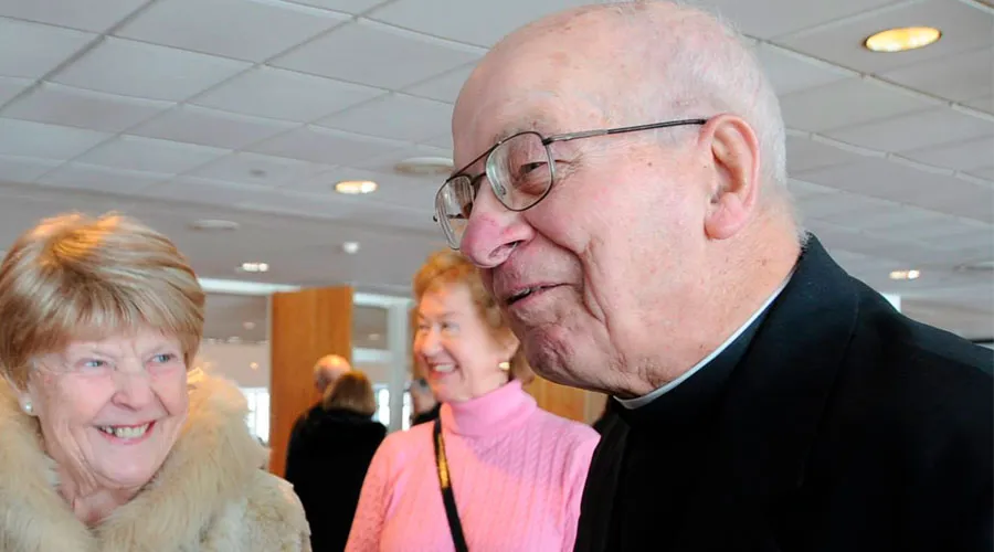 Católicos celebran “a lo grande” 100 años de sacerdote que fue testigo de 9 papas