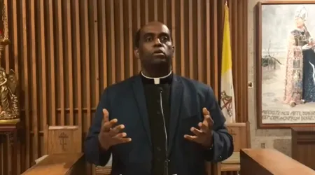Miami: Sacerdote haitiano aborda tema del racismo en Noche de Oración con jóvenes