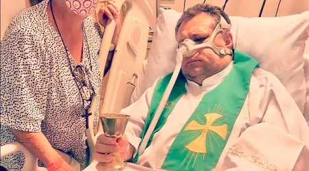 VIRAL: Sacerdote con rara enfermedad pide no ser intubado para seguir celebrando Misa 
