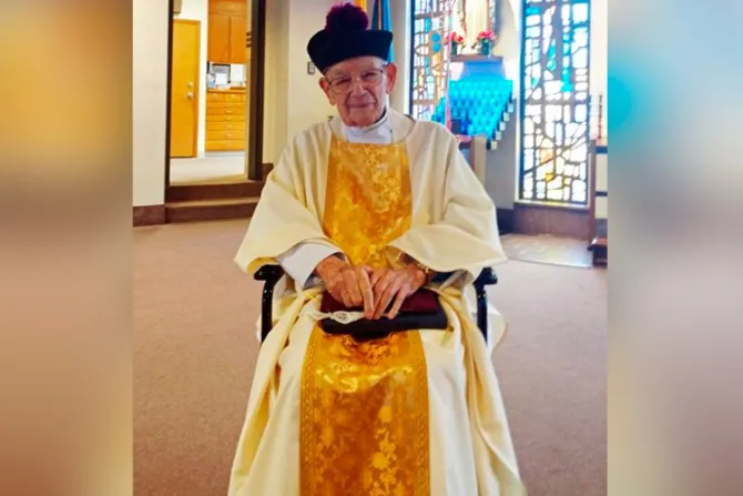 Fue ordenado hace 80 años y hoy es el sacerdote más anciano de Estados Unidos 