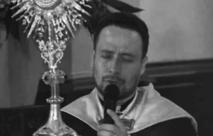 P. Javier Eduardo Gonzu00e1lez Pertuz. Cru00e9dito: Parroquia Nuestra Seu00f1ora del Rosario de Itagu00fcu00ed 