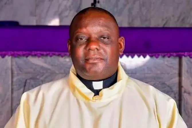 Terroristas asesinan a sacerdote católico en Nigeria
