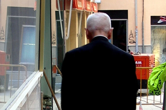 Por conductas inapropiadas apartan a sacerdote de conocido colegio en Argentina 