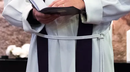 Es pecaminoso recibir un falso sacramento de una “sacerdotisa”, alerta diócesis católica
