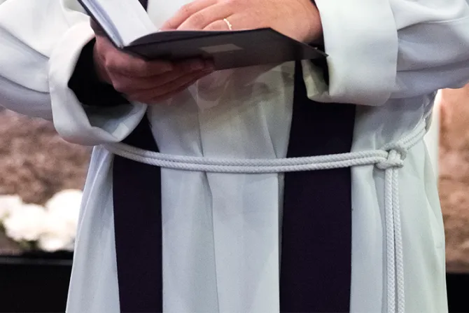 Es pecaminoso recibir un falso sacramento de una “sacerdotisa”, alerta diócesis católica