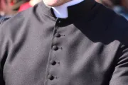 Vaticano arresta a sacerdote diplomático acusado de acceder a pornografía infantil