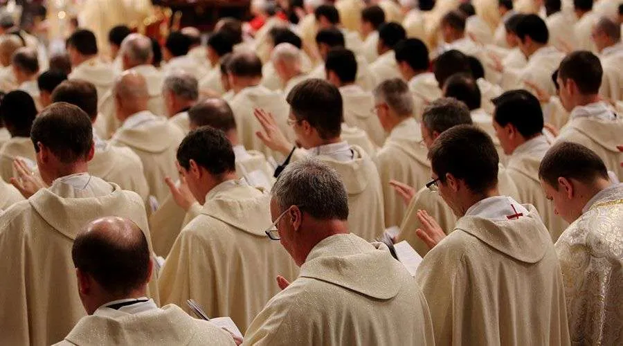 Sacerdotes en el Vaticano. Foto: Alexei Gotovsky / ACI Prensa?w=200&h=150