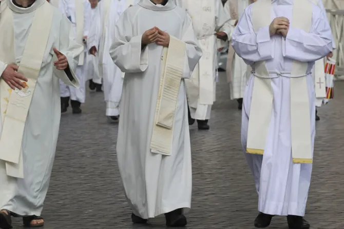 Ante falta de sacerdotes, arzobispo sugiere “nuevo” modelo pastoral
