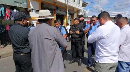 Cardenal Brenes condena asedio policial contra sacerdote y fieles en Nicaragua