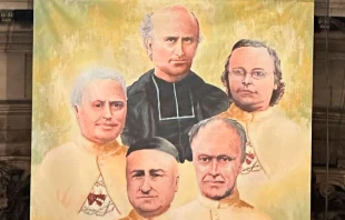 Imagen de los nuevos beatos en la Iglesia de San Sulpicio en Paru00eds. Cru00e9dito: Arquidiu00f3cesis de Paru00eds 