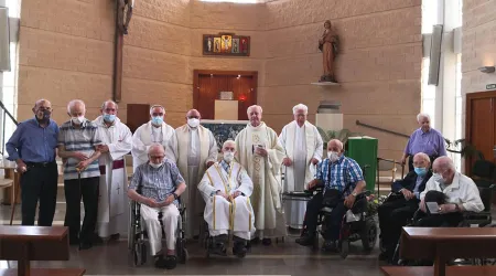 Así continúan su labor pastoral estos sacerdotes ancianos