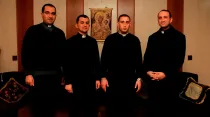 Los cuatro seminaristas que serán ordenados diáconos. Foto cortesía Remi Momica, segundo de la izquierda