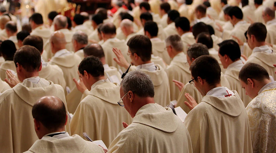 Sacerdotes en la Basílica de San Pedro. Foto: Alexei Gotovsky (ACI Prensa)?w=200&h=150