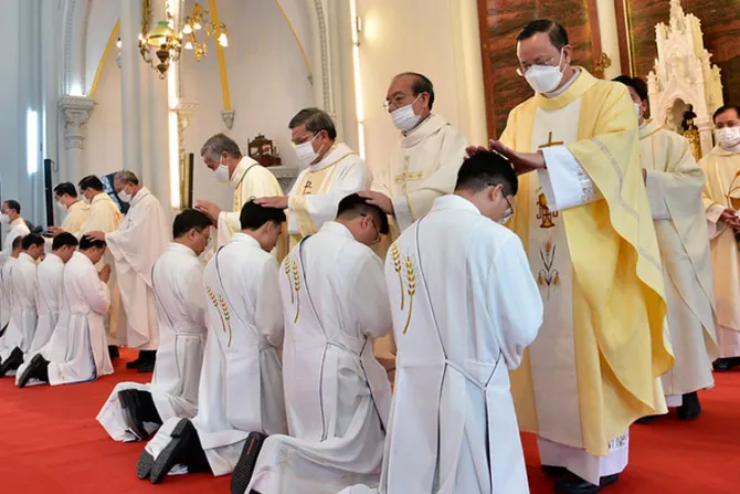 Iglesia ordena a 38 nuevos sacerdotes para ser misioneros como San Francisco Javier