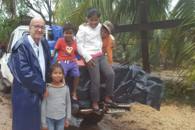 Sacerdotes de Nicaragua recorren comunidades afectadas por huracán Iota