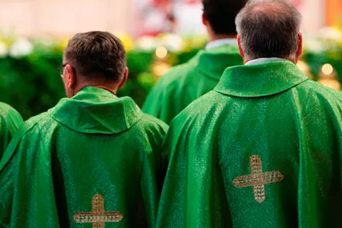 Involucran a 34 sacerdotes italianos en escándalo sexual, Arquidiócesis se pronuncia