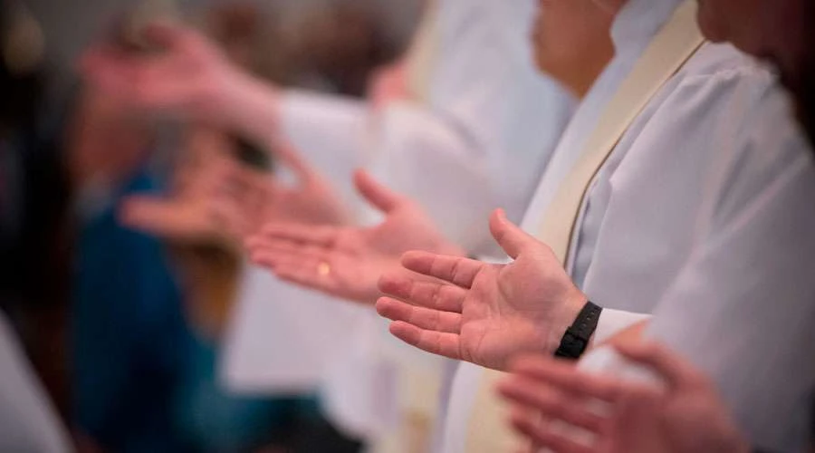 Imagen referencial / Sacerdotes. Cru00e9dito: Catholic Charities / Jeffrey Bruno (CC-BY-2.0).?w=200&h=150