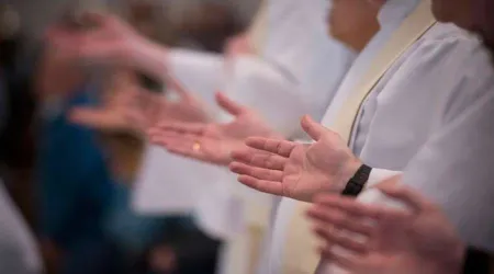 Lanzan en Colombia campaña “Un millón de Rosarios” por las vocaciones sacerdotales