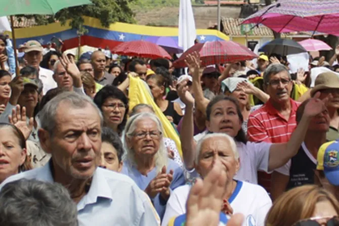 Miles claman al Sagrado Corazón de Jesús por grave crisis en Venezuela
