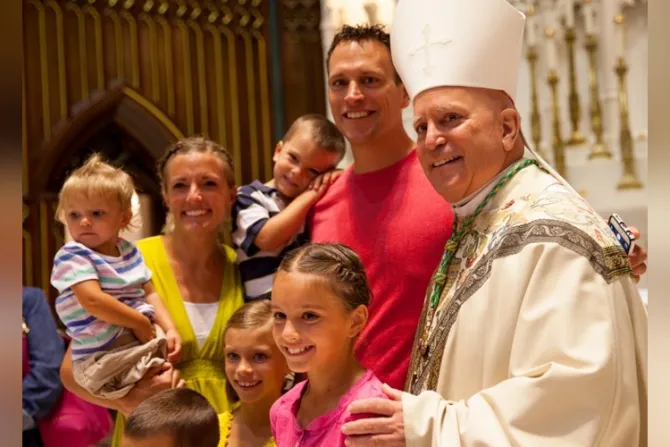 Arzobispo de Denver: “Amoris Laetitia” es relevante y oportuna