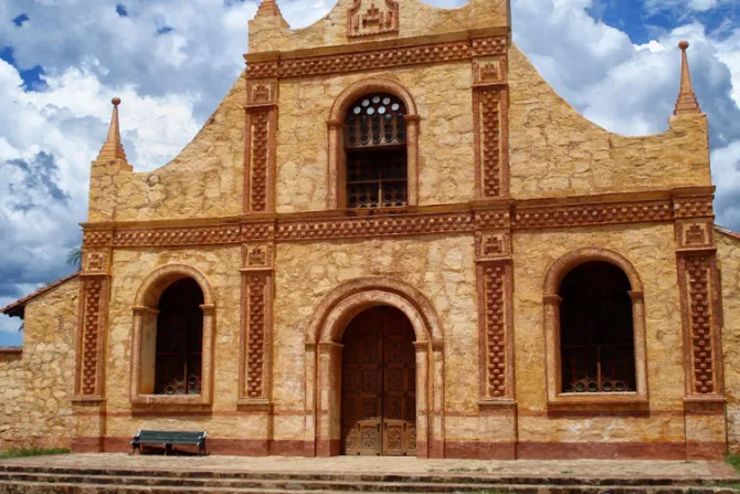 Obispado en Bolivia denuncia que exsacerdote se apropió de iglesia