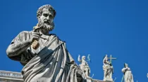 Imagen referencial / Estatua de San Pedro en el Vaticano. Crédito: Pixabay / Dominio público.
