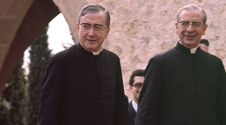 San Josemaría Escrivá y Mons. Álvaro del Portillo. Foto: Opus Dei?w=200&h=150