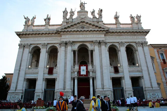 Papa Francisco celebra “Dedicación” de la primera basílica papal en Roma