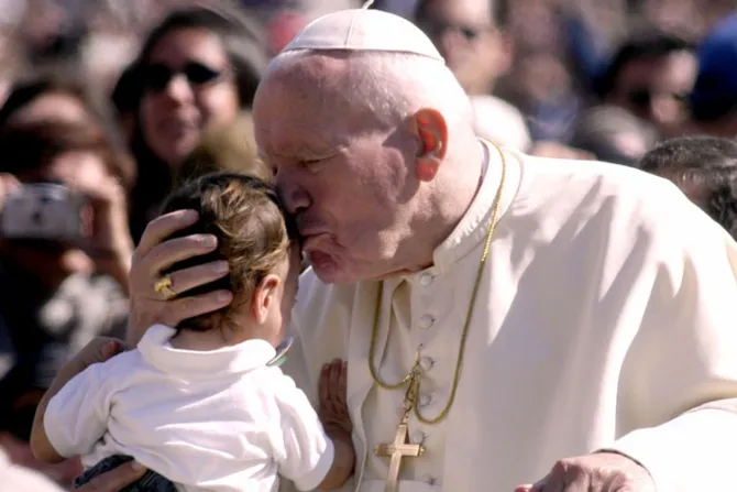 Papa Francisco: San Juan Pablo II dejó una huella imborrable en la Iglesia y la sociedad