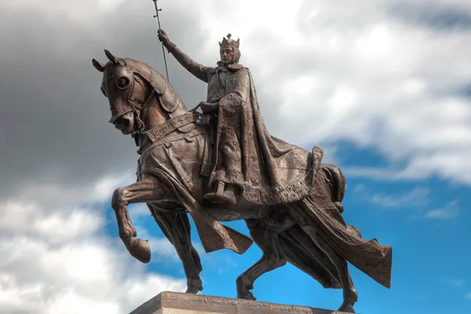 Sacerdote defiende estatua de San Luis IX que quisieron remover en Estados Unidos