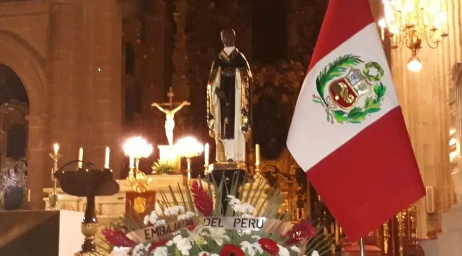 Imagen de San Martín de Porres obsequiada a la Catedral de México. Foto: SIAME.