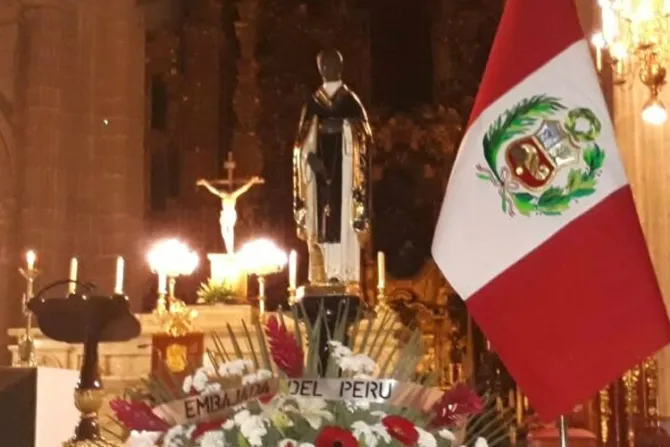 Perú obsequia a la Catedral de México una imagen de San Martín de Porres