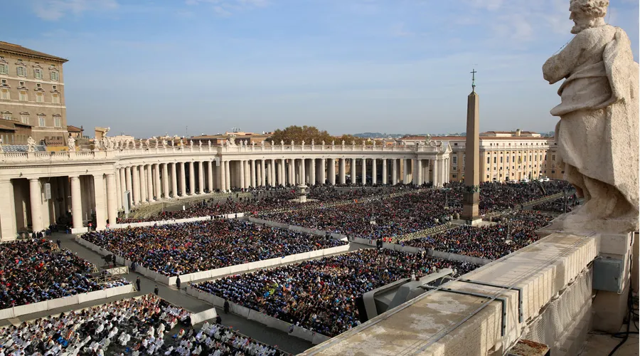 Plaza de San Pedro en el Vaticano. Foto: Lauren Carter / ACI Prensa.