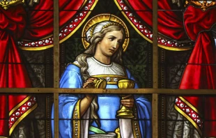 Vitral de Santa Maru00eda Magdalena en la iglesia de San Nicolu00e1s en Ghent (Bu00e9lgica). Cru00e9dito: Flickr Lawrence OP (CC BY-NC-ND 2.0) 