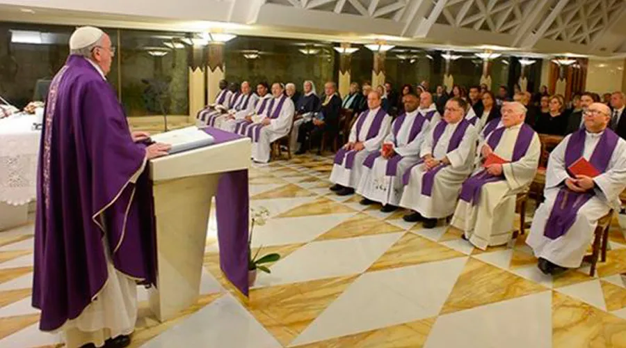 El Papa en la Misa en la Casa Santa Marta. Foto: L'Osservatore Romano?w=200&h=150
