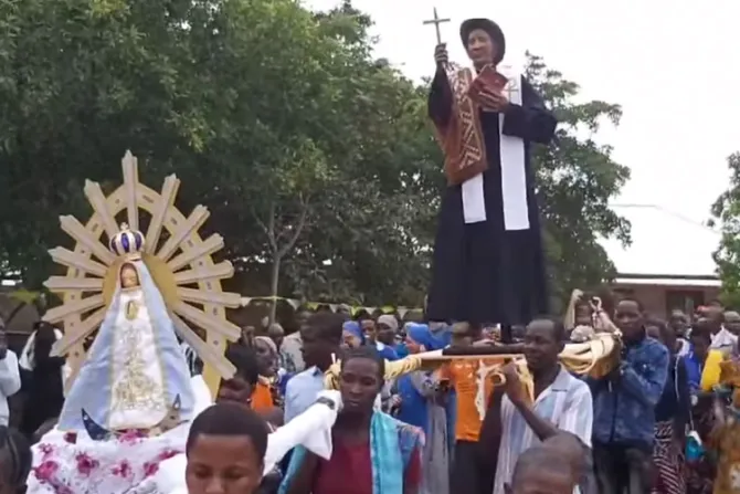 Fieles de África reciben imagen de Santo Cura Brochero, patrono del clero argentino