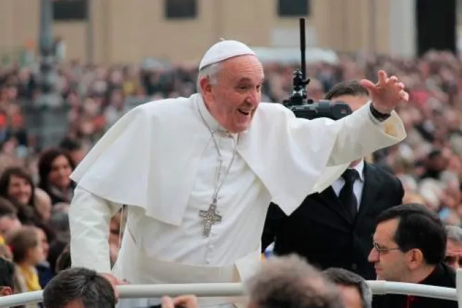 [VIDEO] El reto es hacer que la Iglesia sea casa y escuela de comunión, dice el Papa Francisco